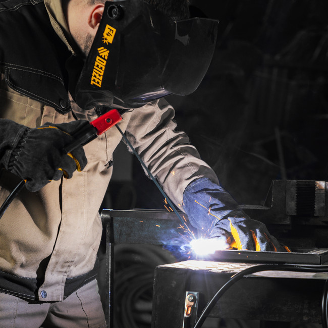 Аппарат инвертор. дуговой сварки SDM-220 Top, 220 А, ПВ 60% кейс Denzel в Новосибирске