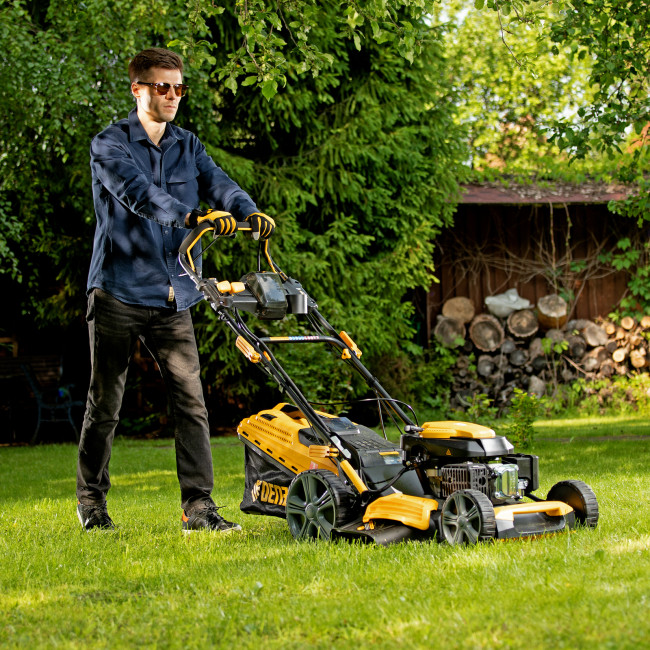 Газонокосилка бензиновая GLD-520SP-VE, 196 см3, ширина 52 см, привод, вариатор, электрический старт, 60 л Denzel в Новосибирске