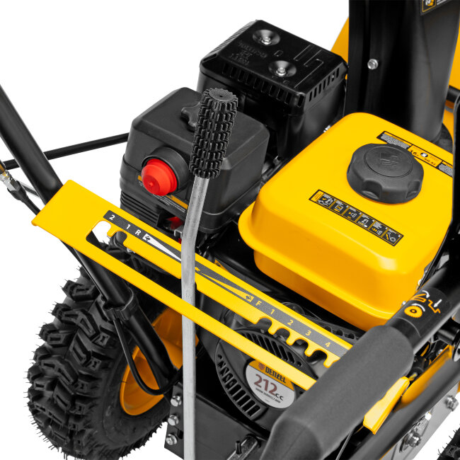 Бензиновая снегоуборочная машина SB 560, 212 cc, ручной старт Denzel в Новосибирске