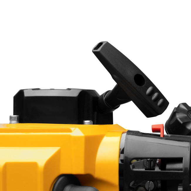 Триммер бензиновый DTS-33, 33 см3, неразъемная штанга, состоит из 2 частей Denzel в Новосибирске