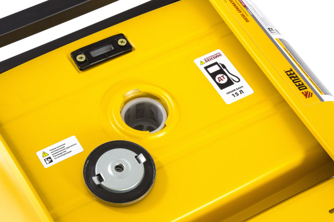 Генератор дизельный DD6300Е, 5.0 кВт, 220 В/50 Гц, 15 л, электростартер Denzel в Новосибирске