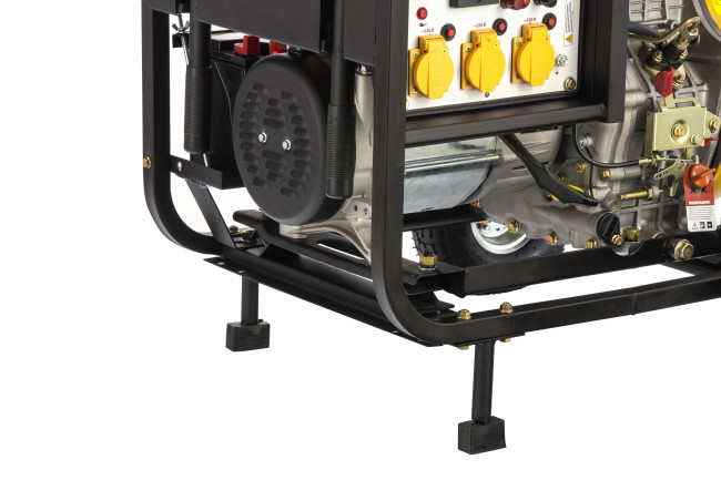 Генератор дизельный DD6300Е, 5.0 кВт, 220 В/50 Гц, 15 л, электростартер Denzel в Новосибирске