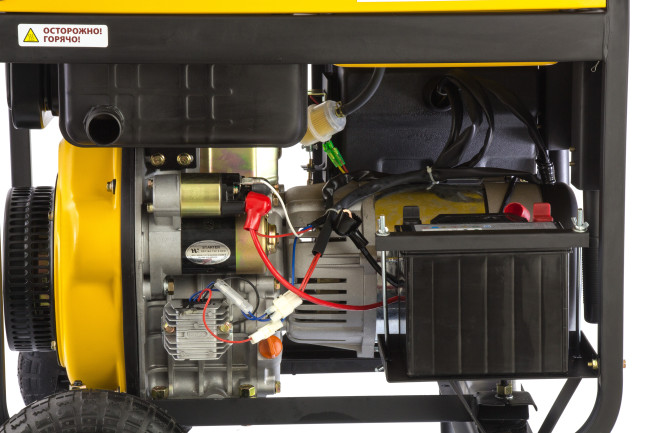 Генератор дизельный DD6300Е, 5.0 кВт, 220 В/50 Гц, 15 л, электростартер Denzel в Новосибирске