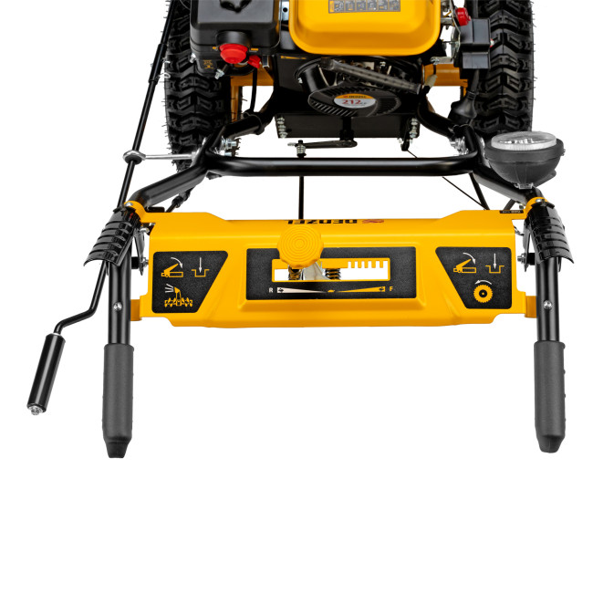 Бензиновая снегоуборочная машина SB 560 LP, 212 cc, электростартер, фара Denzel в Новосибирске