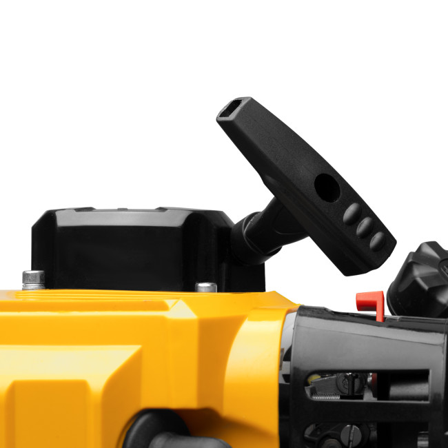 Триммер бензиновый DTS-33S, 33 см3, разъемная штанга, состоит из 2 частей Denzel в Новосибирске