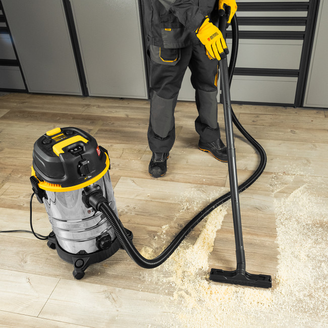 Пылесос строительный RVC30, 1400 Вт, бак 30 л, шланг 3 м, розетка с автосинхр. Denzel в Новосибирске