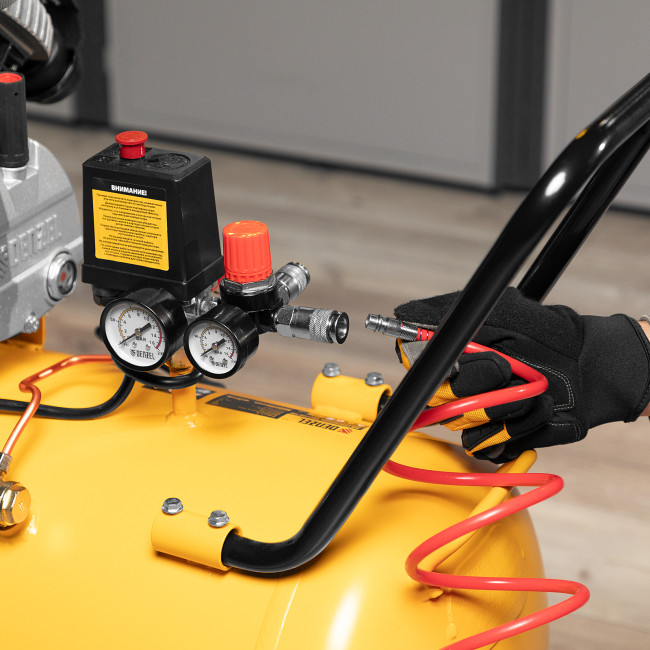 Компрессор воздушный DKV2200/100, Х-PRO 2.2 кВт, 400 л/мин, 100л Denzel в Новосибирске