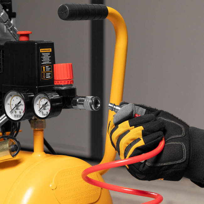 Компрессор DLS950/24 безмаслянный малошумный 950 Вт, 165 л/мин, ресивер 24 л Denzel в Новосибирске