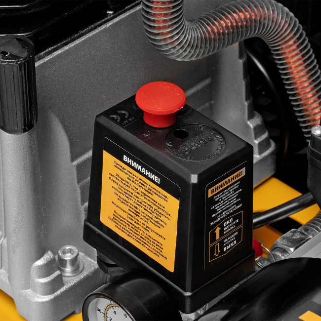 Компрессор воздушный рем. привод BCI 2100/50, 2,1 кВт, 50 литров, 400 л/мин Denzel в Новосибирске