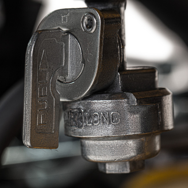 Генератор инверторный GT-2500iF, 2.5 кВт, 230 В, бак 5 л, открытый корпус, ручной старт Denzel в Новосибирске