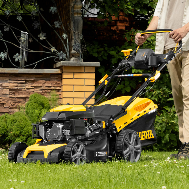 Газонокосилка бензиновая GLD-460SP-VE, 146 см3, шир. 46см, привод, вариатор, эл.старт, 60 л Denzel в Новосибирске