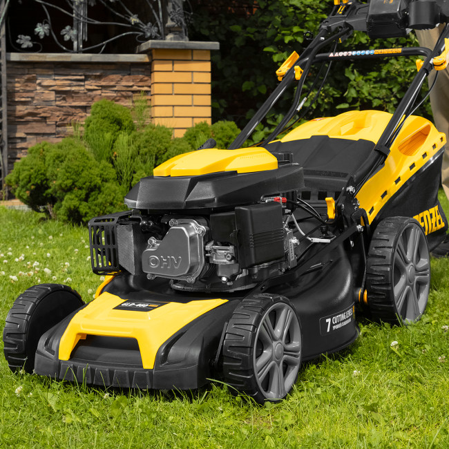 Газонокосилка бензиновая GLD-460SP-VE, 146 см3, шир. 46см, привод, вариатор, эл.старт, 60 л Denzel в Новосибирске