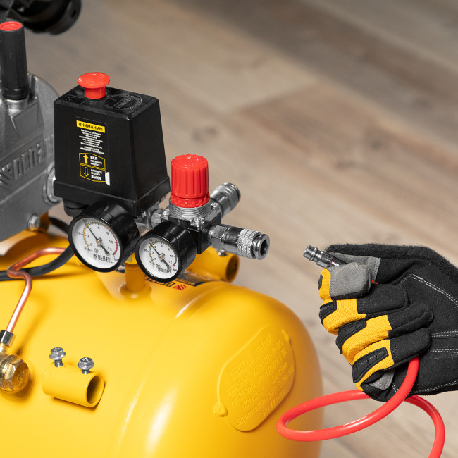 Компрессор воздушный DKV2200/50, Х-PRO 2.2 кВт, 400 л/мин, 50 л Denzel в Новосибирске