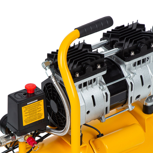 Компрессор DLS650/10 безмаслянный малошумный 650 Вт, 120 л/мин, ресивер 10 л Denzel в Новосибирске