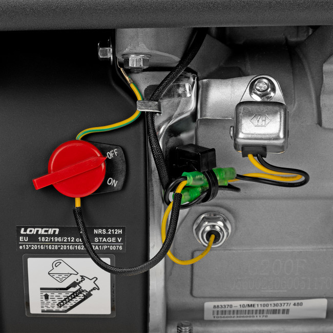 Виброплита бензиновая VC-12, 12 кН, 45*35 см, 196 см3 Denzel в Новосибирске Виброплита бензиновая VC-12, 12 кН, 45*35 см, 196 см3 Denzel в Новосибирске