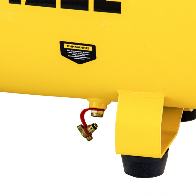 Компрессор воздушный прямой привод DC1700/50, 1.7 кВт, 50 литров, 260 л/мин Denzel в Новосибирске