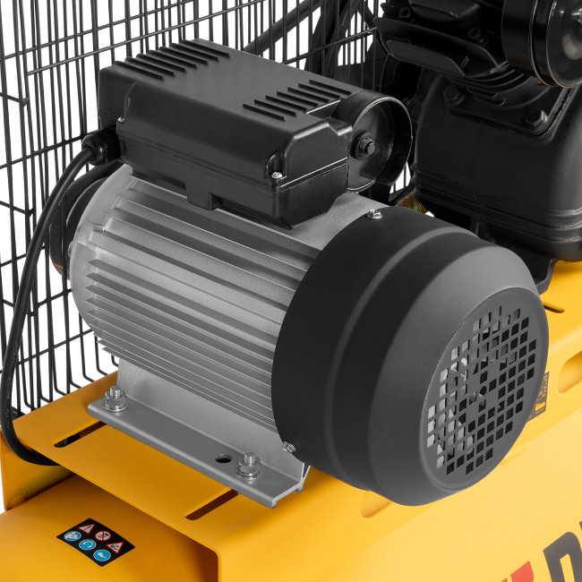 Компрессор воздушный BCV2200/100, ременный привод, 2.2 кВт, 100 литров, 370 л/мин Denzel в Новосибирске