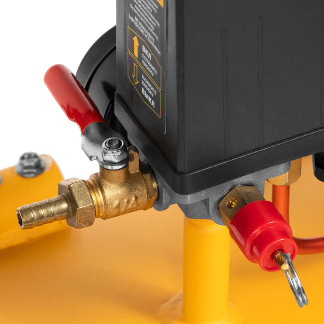 Компрессор воздушный BCI3000-T/200, ременный привод , 3.0 кВт, 200 литров, 530 л/мин Denzel в Новосибирске Компрессор воздушный BCI3000-T/200, ременный привод , 3.0 кВт, 200 литров, 530 л/мин Denzel в Новосибирске