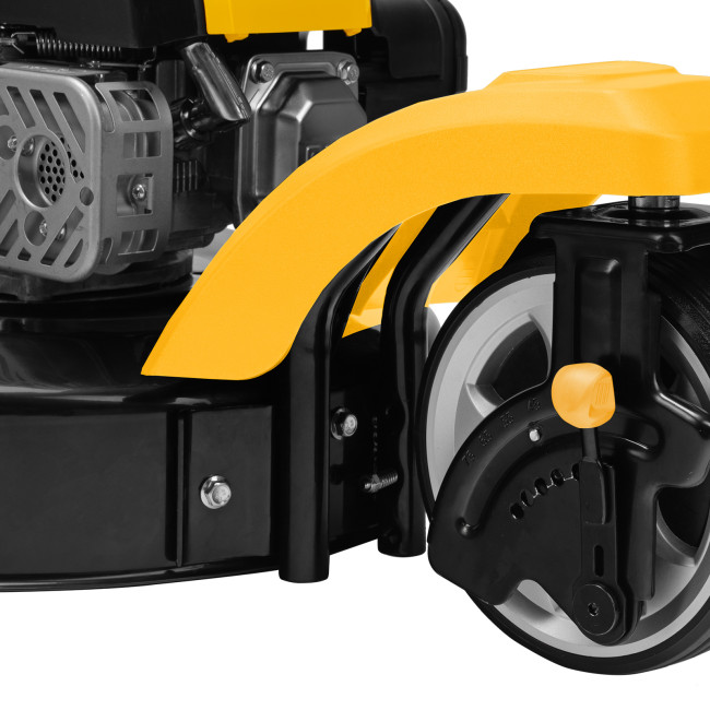 Бензиновая газонокосилка GLT-460SP-T, Trike 149 см3, 46 см, привод, панель, 60л Denzel  в Новосибирске