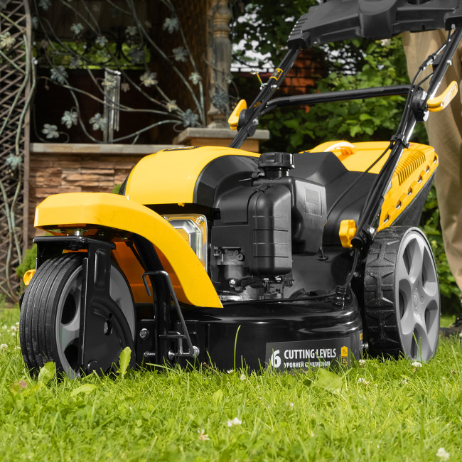 Бензиновая газонокосилка GLT-460SP-T, Trike 149 см3, 46 см, привод, панель, 60л Denzel  в Новосибирске