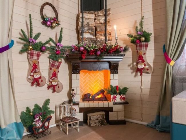 Каминокомплект Pierre Luxe угловой - Темный дуб / Белый (Высота 1020мм) с очагом Danville Chrome FB2 в Новосибирске