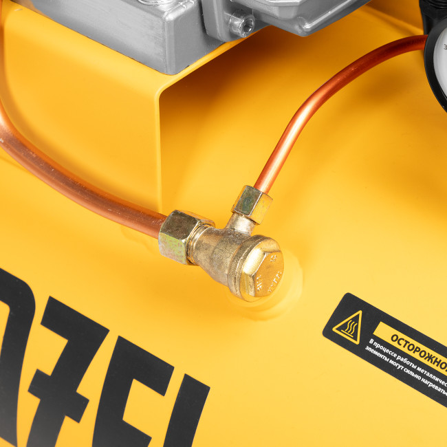 Компрессор воздушный прям. привод DCV1800/50, 1,8 кВт, 50 литров, 320 л/мин Denzel в Новосибирске