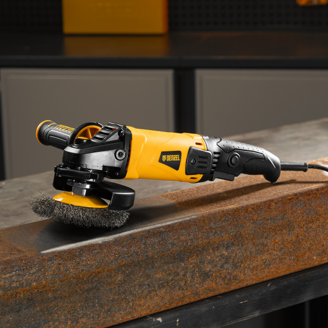 Машина шлифовальная угловая AG125-1100A, 1100 Вт, 125 мм, 3000-11000 об/мин Denzel в Новосибирске