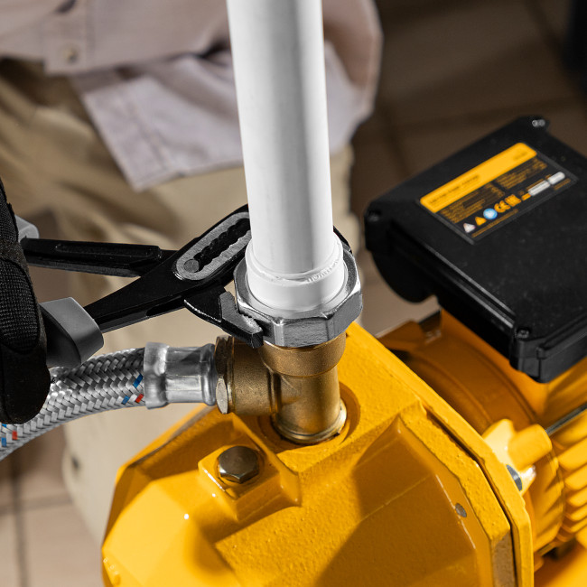 Насосная станция эжекторная PSD800C, 800 Вт, 2400 л/ч, ресивер 24 л, всасывание 20 м Denzel в Новосибирске