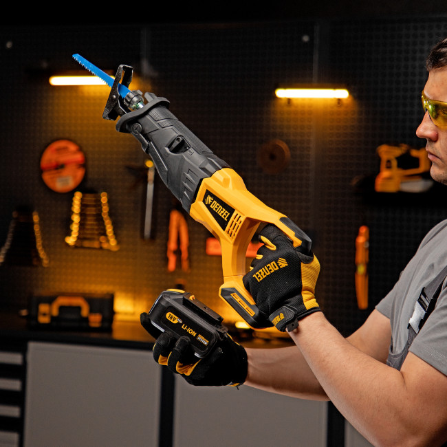 Пила сабельная аккумуляторная бесщет BRC-120,  18В Li-Ion Denzel в Новосибирске