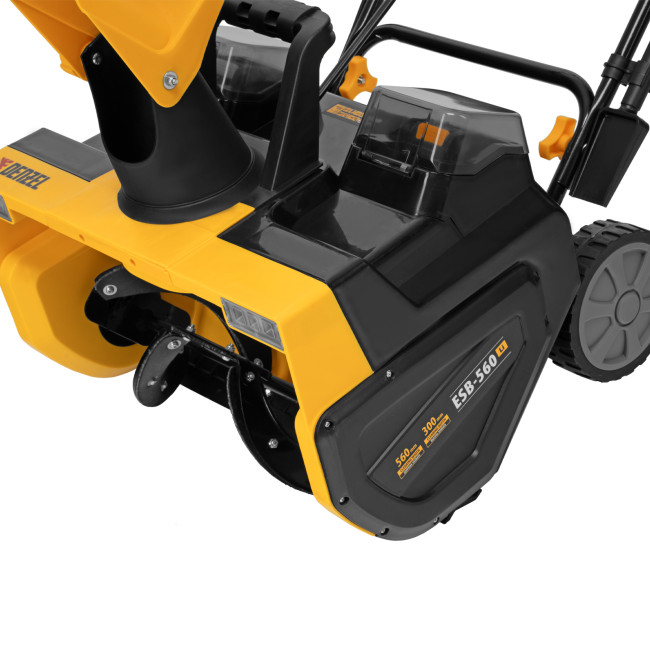 Снегоуборочная машина аккумуляторная, ESB-560Li, 560 мм, 40В, 2 АКБ 5 Ач, ЗУ, метал. шнек Denzel в Новосибирске