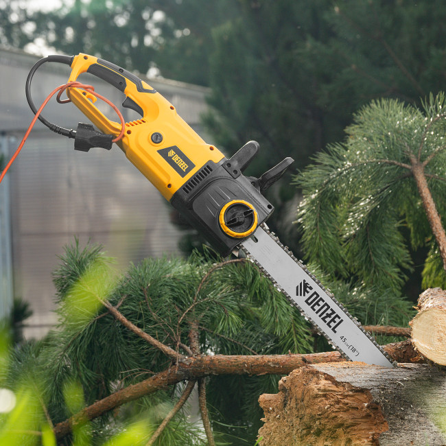 Пила цепная электрическая EDS-2200, 2.2 кВт,продольная, шина 45 см, шаг 3/8, паз 1.3 мм, 62 звена Denzel в Новосибирске