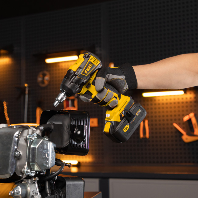 Гайковерт ударный аккумуляторный бесщет CIW-IB-300, Li-ion, 18В, 300Нм Denzel в Новосибирске