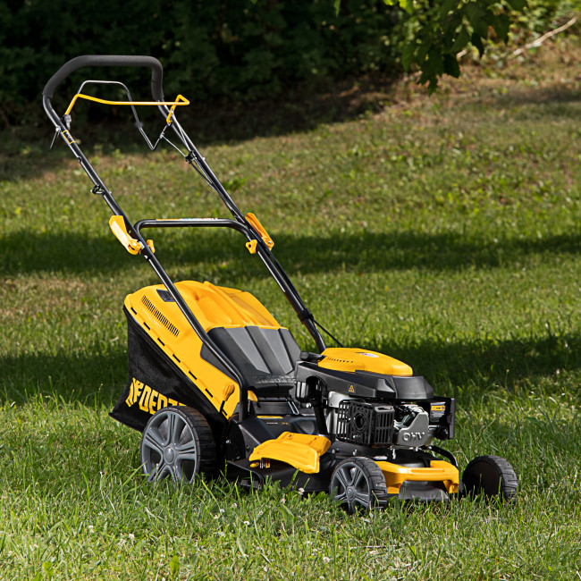Газонокосилка бензиновая GLD-460SP, 146 куб.см, ширина 46 см, привод 7 уровней, травосборник 50 л Denzel в Новосибирске