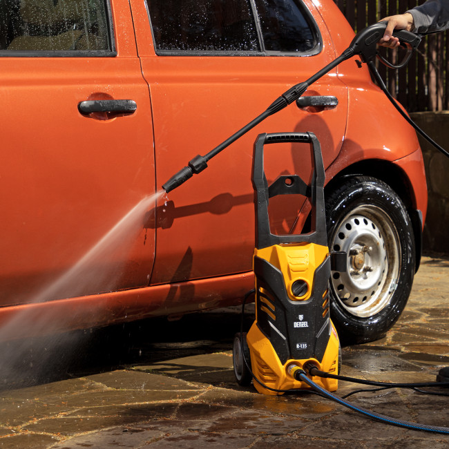 Моечная машина высокого давления R-135, 1800 Вт, 135 бар, 6 л/мин, колесная Denzel в Новосибирске