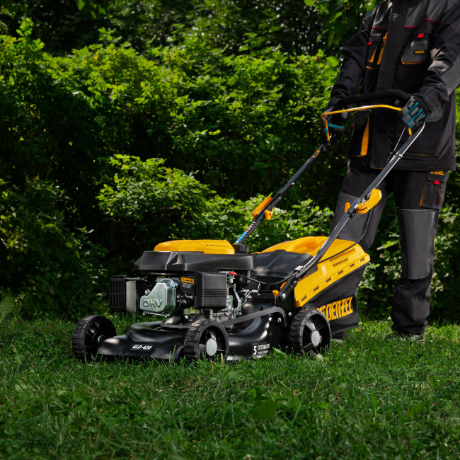 Газонокосилка бензиновая GLD-420, 146 см3, ширина 42 см, 40 л Denzel в Новосибирске Газонокосилка бензиновая GLD-420, 146 см3, ширина 42 см, 40 л Denzel в Новосибирске