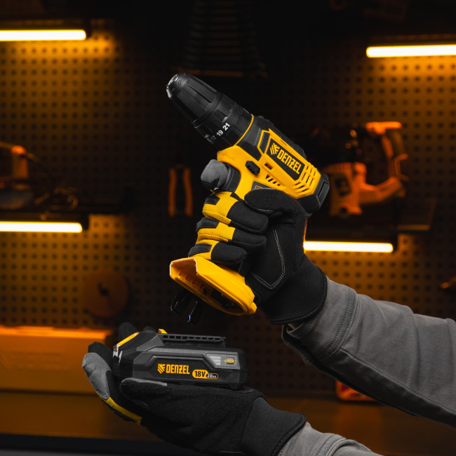 Дрель-шуруповерт аккумуляторная ударная CID-18-02BM, Li-Ion, 18 В, 2 акк. Denzel в Новосибирске