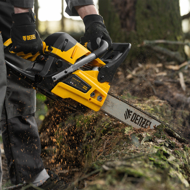 Пила цепная бензиновая DS-4516, шина 40 см, 45 см3, 2,5 л.с, шаг 0,325, паз 1,5 мм, 64 звена Denzel в Новосибирске