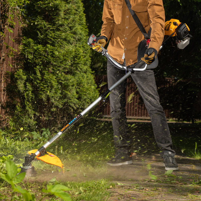 Триммер бензиновый DT 33S, 33 см3, 1.8 л. с, разъемная штанга, состоит из 2 частей Denzel в Новосибирске