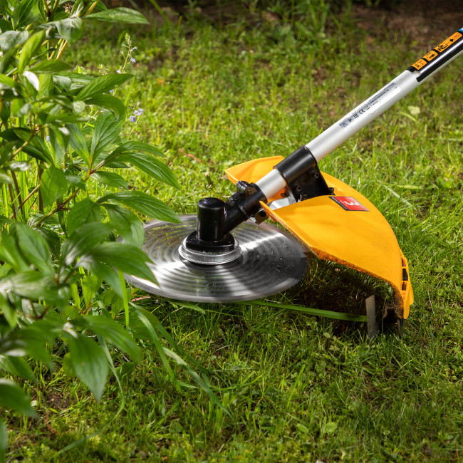 Триммер бензиновый DT 33S, 33 см3, 1.8 л. с, разъемная штанга, состоит из 2 частей Denzel в Новосибирске