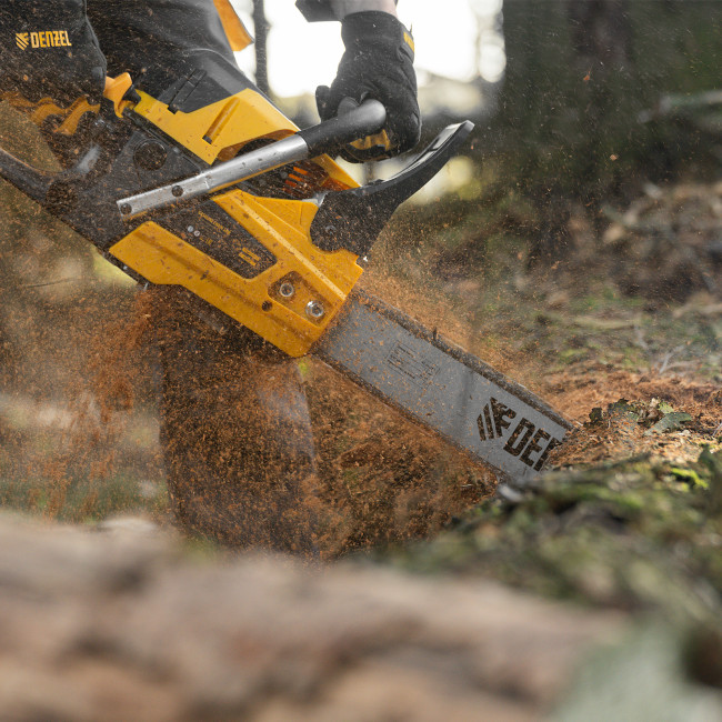 Пила цепная бензиновая DS-5218, шина 45 см, 52 см3, 3 л.с, шаг 0,325, паз 1,5 мм, 72 звена Denzel в Новосибирске