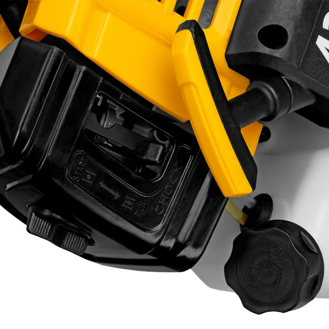 Триммер бензиновый DT 43S, 43 см3, 2.5 л. с, разъемная штанга, состоит из 2 частей Denzel в Новосибирске