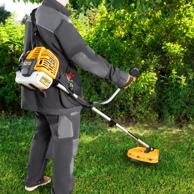 Триммер бензиновый DT 52S, 52 см3, 3 л. с, разъемная штанга, состоит из 2 частей Denzel в Новосибирске