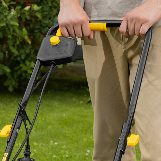 Газонокосилка электрическая GM-1100, 1100 Вт, шир. 32 см, 3 уров., травосб. 30 л Denzel в Новосибирске