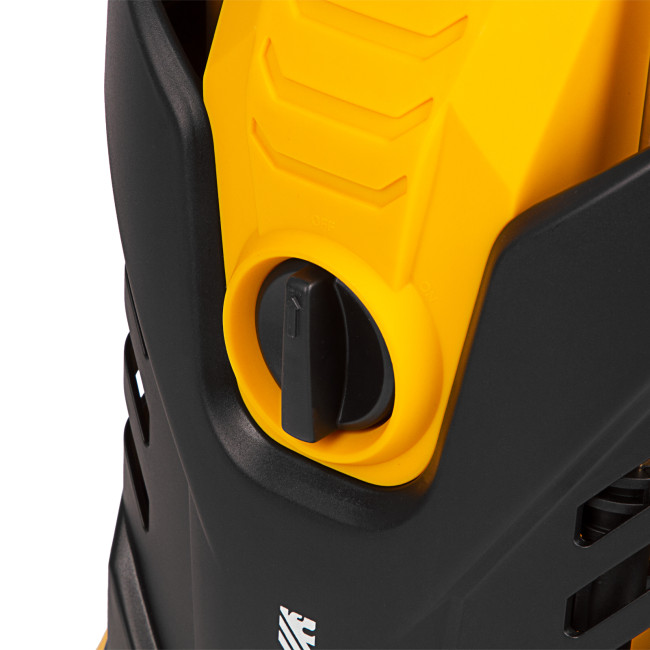 Моечная машина высокого давления R-165, 2200 Вт, 165 бар, 7 л/мин, колесная Denzel в Новосибирске