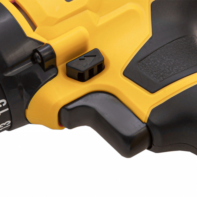 Дрель-шуруповерт аккумуляторная CDL-IB-18-02, Li-Ion, 18 В, 2 акк. Denzel в Новосибирске