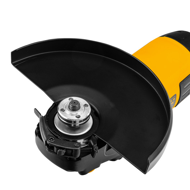 Машина шлифовальная угловая AG230-2400, 2400 Вт, 230 мм, 6000 об/мин Denzel в Новосибирске