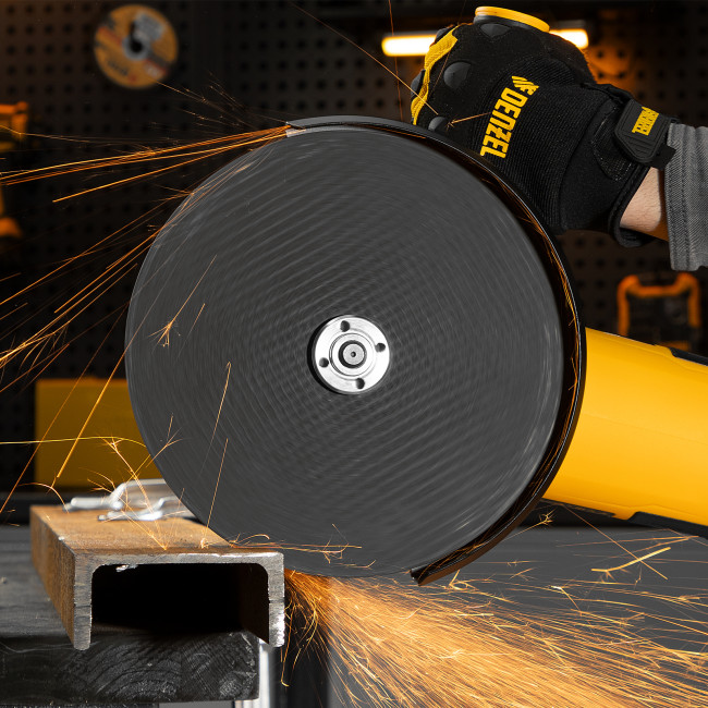 Машина шлифовальная угловая AG230-2400, 2400 Вт, 230 мм, 6000 об/мин Denzel в Новосибирске