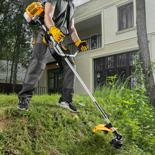 Триммер бензиновый DR-43, 43 см3, неразъемная штанга, состоит из 2 частей Denzel в Новосибирске Триммер бензиновый DR-43, 43 см3, неразъемная штанга, состоит из 2 частей Denzel в Новосибирске