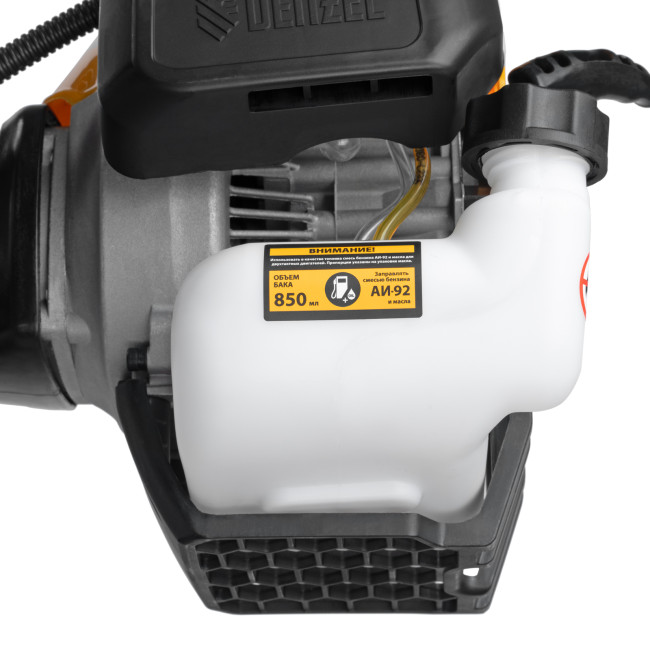 Триммер бензиновый DGT-43-PRO, анти-вибро, 43 см3, неразъем, состоит из 2 частей Denzel в Новосибирске