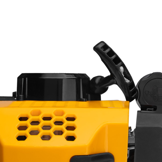 Триммер бензиновый DGT-52-PRO, анти-вибро, 52 см3, неразъем, состоит из 2 частей Denzel в Новосибирске